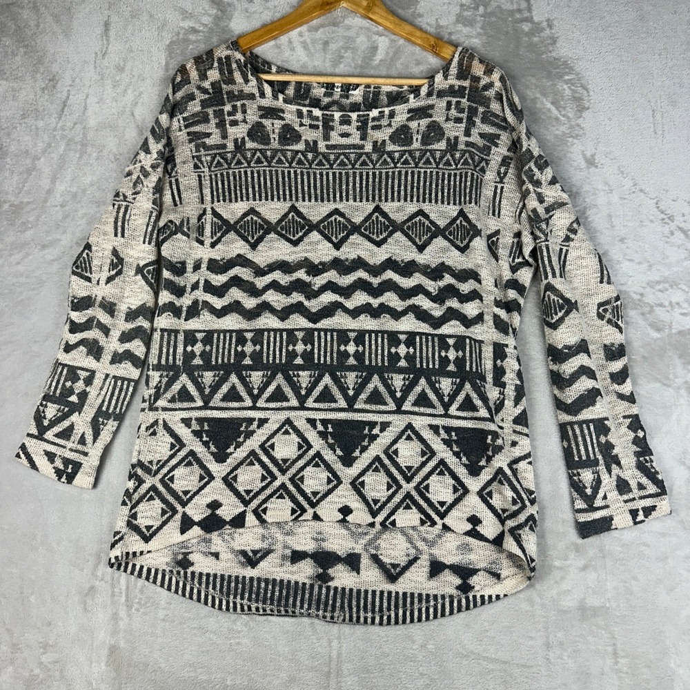 Aztec Print Long Sleeve Sweater Shirt Women's Size Medium